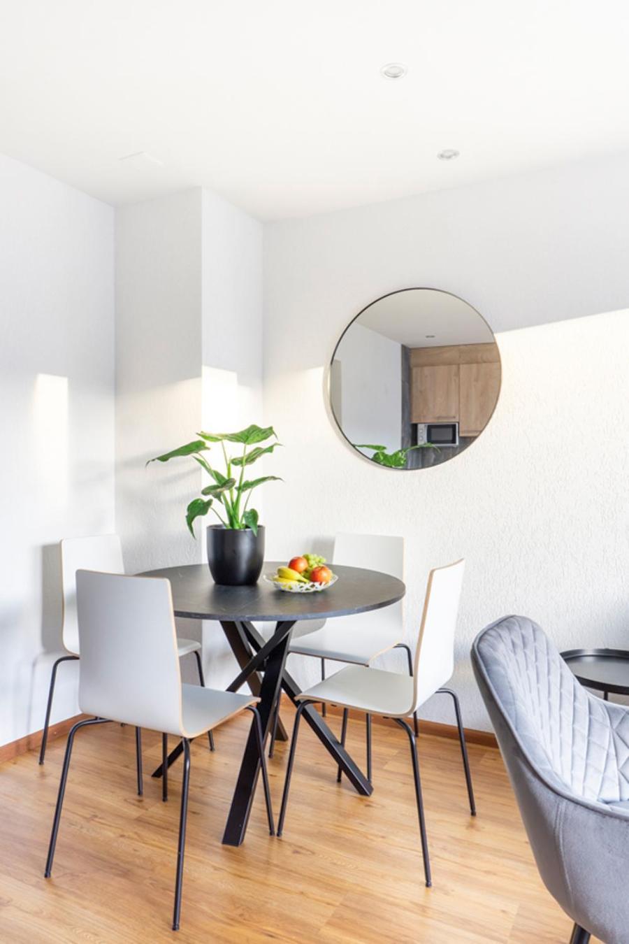 Special Picco Picasso Apartment Basel, Bahnhof Grossbasel 10-Star Exteriör bild